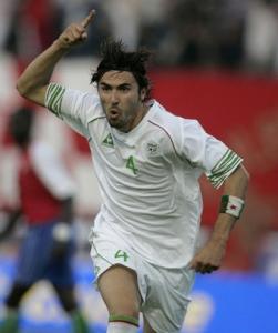 اللاعب الجزائري لكرة القدم عنتر يحي