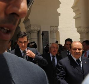 رئيس الوزراء الفرنسي في زيارة رسمية للجزائر