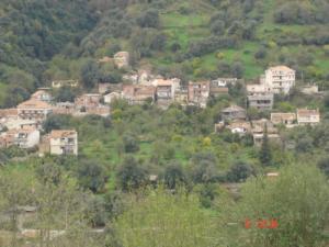 Vue sur le village de Bousmahel