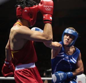الملاكم الجزائري  عبد الحفيظ بن شابلة  خلال الألعاب الأولمبية 2008
