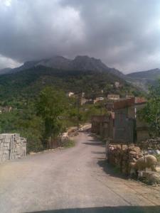 Entrée d'un village dans les alentours de Tizi ouzou
