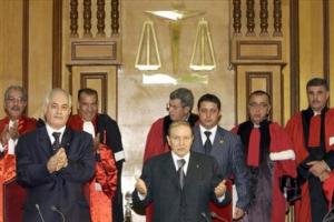 الرئيس يلقي خطابا في المحكمة العليا بالجزائر العاصمة