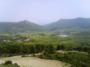 Vue sur le lac de Sidi Naamane depuis Makouda
