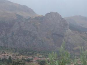 Les montagnes surplombant Tizi ouzou