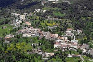Vue sur le village de Ait Khelifa