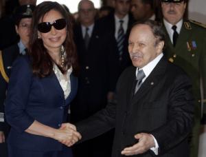 الرئيسة الأرجنتينية كريستينة فرنانديز في زيارة رسمية للجزائر