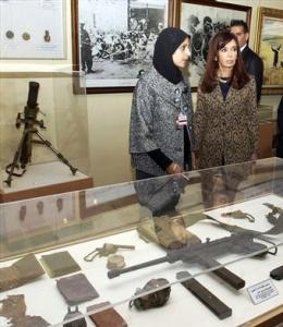 الرئيسة الأرجنتينية كريستينة فرنانديز في زيارة رسمية للجزائر