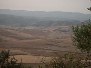 Champs agricoles entourant le village de  Henia