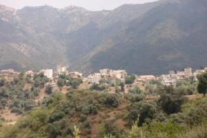 Vue d'ensemble sur la cité d'Ait Meraou