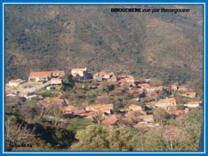 Vue sur le village d'Ihnouchene
