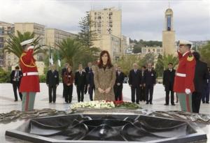 الرئيسة الأرجنتينية كريستينة فرنانديز في زيارة رسمية للجزائر
