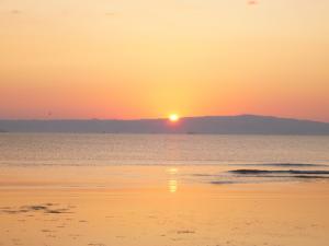 Coucher de Soleil sur une plage d'Alger