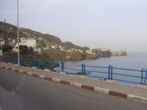 Vue sur la vigie des deux moulins (Côte d'Alger)