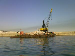 Une jetée du port d'Alger