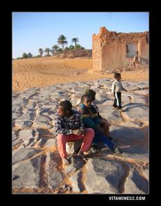 أطفال من قرية طالة