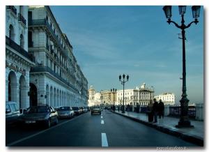 Un boulevard sur la côte d'Alger