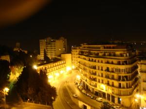 Vue nocturne sur Alger