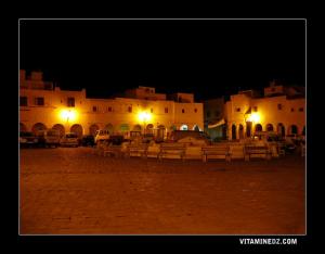 ساحة السوق المركزي لمدينة غرداية