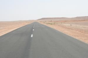 الطريق المؤدي إلى مدينة بني عباس