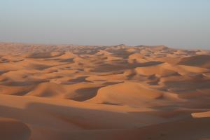 منظر رائع للرمال المحيطة ببلدية تاغيت