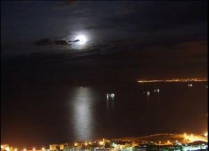 Vue nocturne sur la baie d'Alger