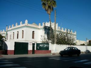 Entrée du Lycée  Belkine  (Alger)