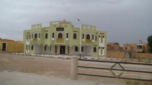 EDIFICE ETATIQUE  BIBLIOTHEQUE  VERS AIN OUSSERA DJELFA