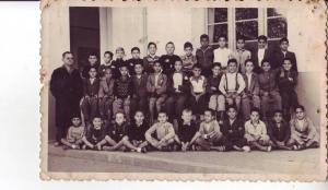 تلاميذ من مدرسة سيدي بن عدة (الفترة الإستعمارية) 1