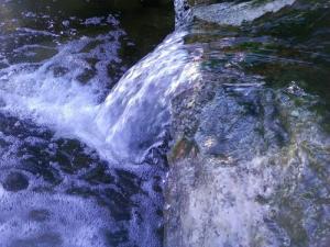 un cours d'eau dans la commune de Amourah