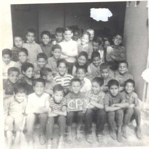 أطفال من المدرسة الإبتدائية  سيدي بن عدة  (الفترة الإستعمارية)