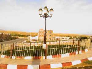 Un rond point au centre ville de Hassi El Euch
