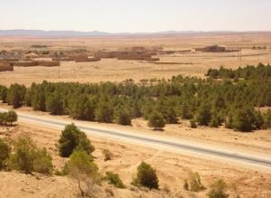 Entrée de la commune de Douis depuis El Idrissia