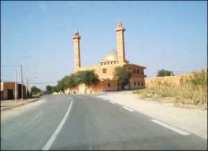 Une Mosquée à l'entrée Est de la ville d'El Gueddid (Wilaya de Djelfa)