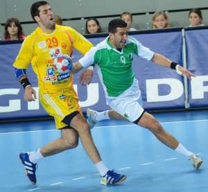 اللاعب الجزائري لكرة اليد ياسين بوعكاز