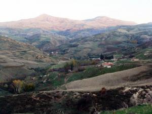 Vue sur la petite Bourgade de Bengaza aux alentours de la ville de Sétif