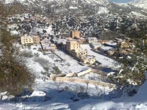 Le village de Lemroudj sous la neige