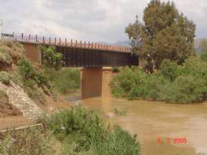 جسر عابر لواد شليف