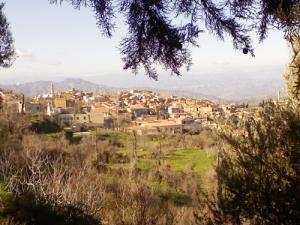 Vue d'ensemble sur la commune de Guenzet