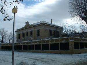 دائرة مليانة تحت الثلوج