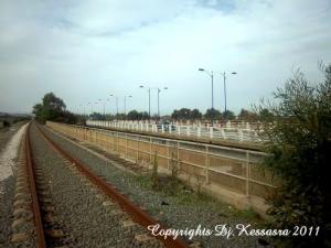 Chemin de fer -reliant Jijel à Constantine-jouxtant la route N 43 au niveau du pont Oued Mencha