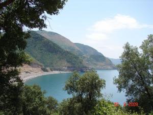 Plage des grottes merveilleuses.Vue côté ouest