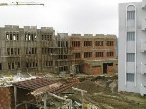 Nouveau Lycée de Bouraoui Belhadef en phase de Construction