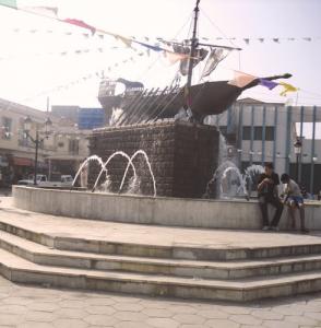 Le bateau de Kheireddine Baba Aroudj au centre ville de Jijel