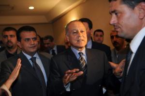Egypt's Foreign Minister Ahmed Abul Gheit (C) speaks to