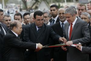 Algeria's President Abdelaziz Bouteflika (L), Portugal's Prime Minister Jose