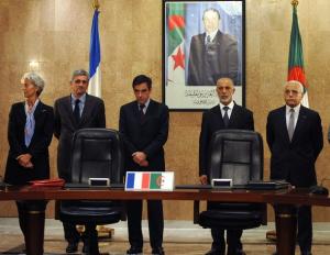 From left: French Economy Minister Christine Lagarde (L), French