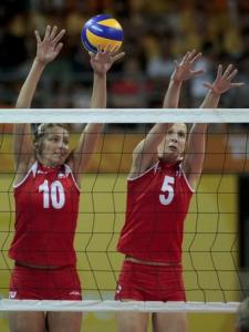 Maja Ognjenovic (L) and Natasa Krsmanovic of Serbia attempt