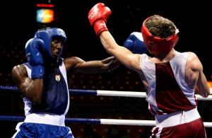 BEIJING - AUGUST 11:  Yordenis Ugas (blue) of