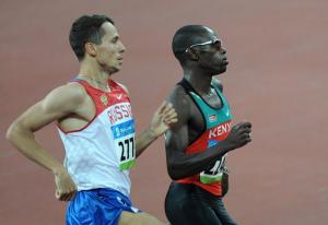 Russia's Yury Borzakovskiy (L) and Kenya's Wilfred Kipkemboi Bungei