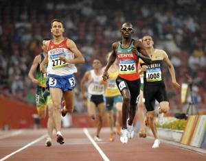 (From L) Russia's Yuriy Borzakovskiy, Kenya's Wilfred Bungei and